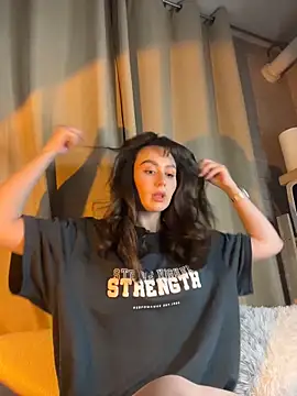 Snapshot of itssophiie chatting on February 20, 2026, 10:43 pm itssophiie online show from February 20, 2026, 10:43 pm