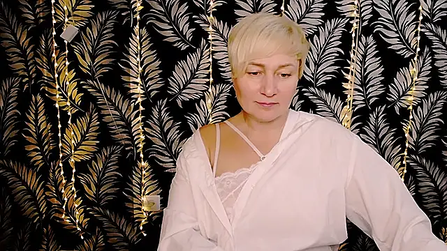 Snapshot of Olivia_playful chatting on February 6, 2025, 3:20 pm Olivia playful online show from February 6, 2025, 3:20 pm