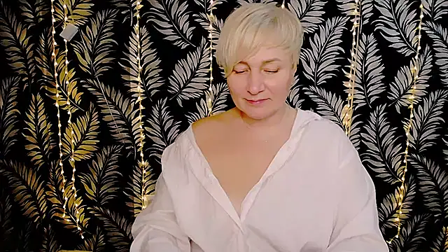 Snapshot of Olivia_playful chatting on February 6, 2025, 6:24 pm Olivia playful online show from February 6, 2025, 6:24 pm