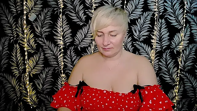 Snapshot of Olivia_playful chatting on February 16, 2025, 3:38 pm Olivia playful online show from February 16, 2025, 3:38 pm