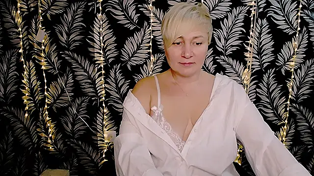 Snapshot of Olivia_playful chatting on March 3, 2025, 3:31 pm Olivia playful online show from March 3, 2025, 3:31 pm