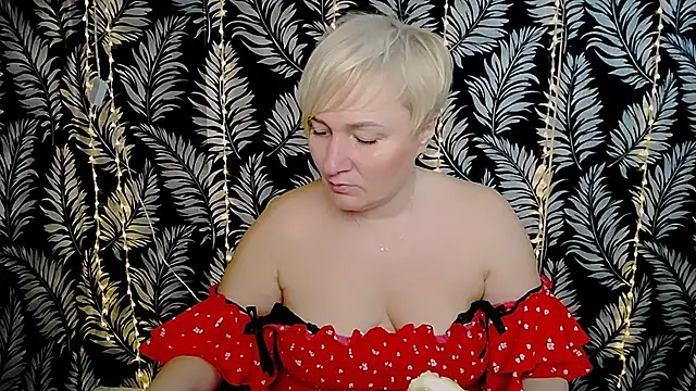Snapshot of Olivia_playful chatting on March 17, 2025, 12:25 pm Olivia playful online show from March 17, 2025, 12:25 pm