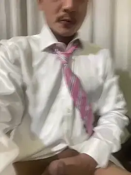 Snapshot of Satinshirt1992 chatting on February 18, 2026, 4:14 pm Satinshirt1992 online show from February 18, 2026, 4:14 pm