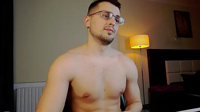 Snapshot of Friend12321 chatting on March 11, 2025, 12:11 am Friend12321 online show from March 11, 2025, 12:11 am