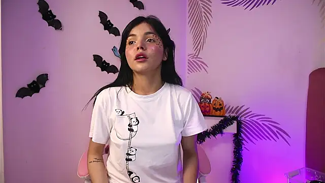 Snapshot of dianebleu chatting on October 28, 2025, 4:16 am dianebleu online show from October 28, 2025, 4:16 am