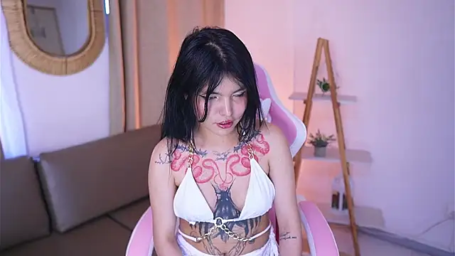 Snapshot of dianebleu chatting on November 8, 2025, 12:27 pm dianebleu online show from November 8, 2025, 12:27 pm