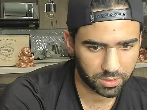 BradleySmithx online show from January 4, 2025, 4:33 am