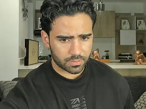 BradleySmithx online show from January 17, 2025, 2:39 am