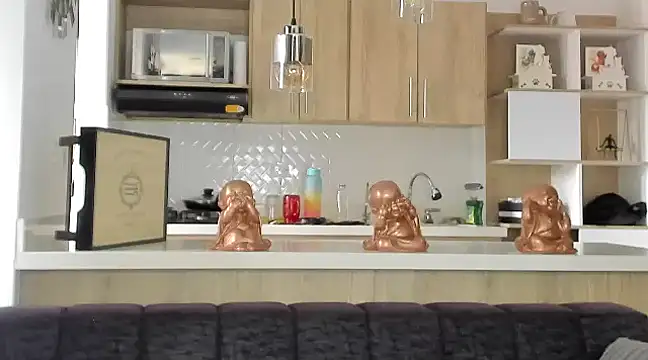 BradleySmithx online show from February 2, 2025, 7:04 pm