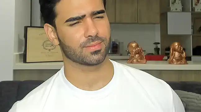 BradleySmithx online show from February 4, 2025, 2:39 am