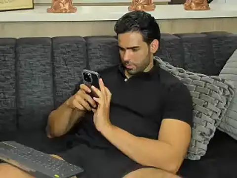 BradleySmithx online show from February 7, 2025, 4:48 am