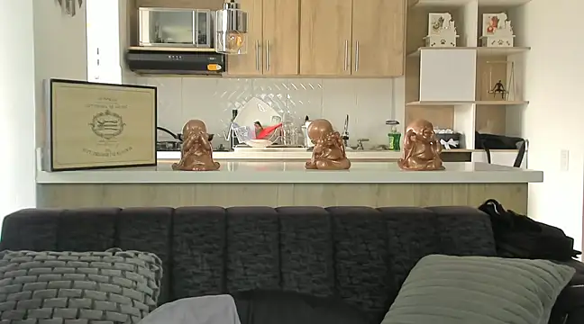 BradleySmithx online show from February 8, 2025, 7:05 pm