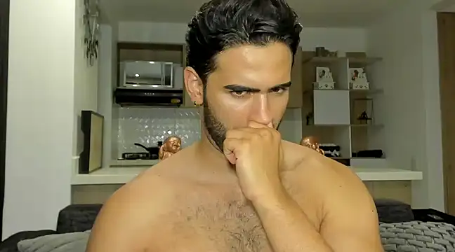 BradleySmithx online show from March 13, 2025, 5:43 am