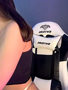 julia fly online show from January 7, 2026, 10:40 am