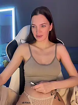 julia fly online show from January 19, 2026, 8:18 am