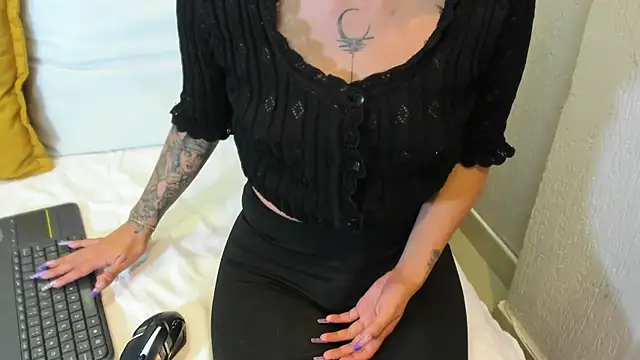 Sabrina Cole online show from January 8, 2025, 3:19 am