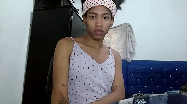Snapshot of angelamarie1 chatting on December 12, 2024, 1:06 pm angelamarie1 online show from December 12, 2024, 1:06 pm