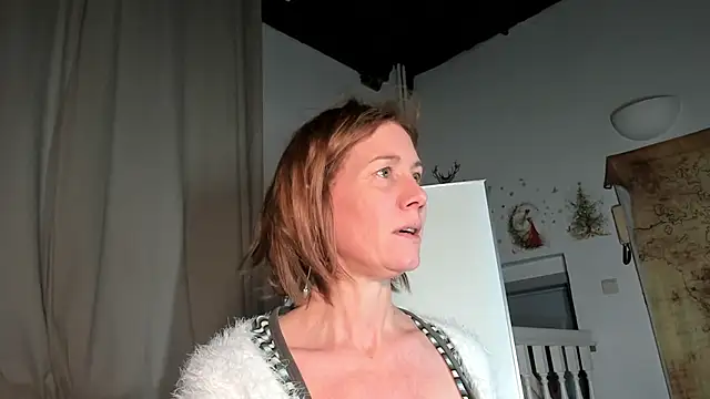 Lola Belgium online show from February 5, 2025, 4:36 pm