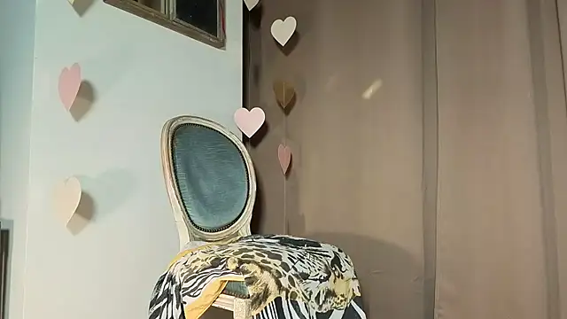 Lola Belgium online show from March 9, 2026, 6:50 am