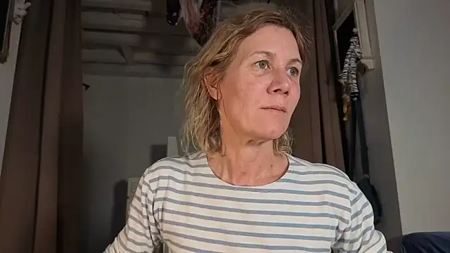 Lola Belgium online show from May 23, 2026, 5:17 pm