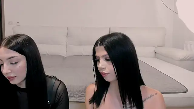 Sierra Halle online show from October 6, 2025, 8:39 pm