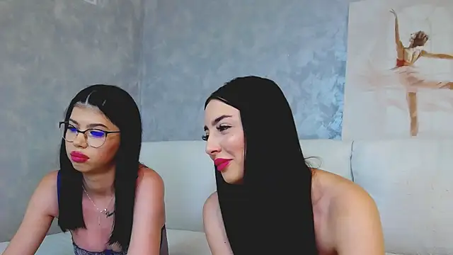 Snapshot of Sierra_Halle chatting on November 17, 2025, 8:47 pm Sierra Halle online show from November 17, 2025, 8:47 pm