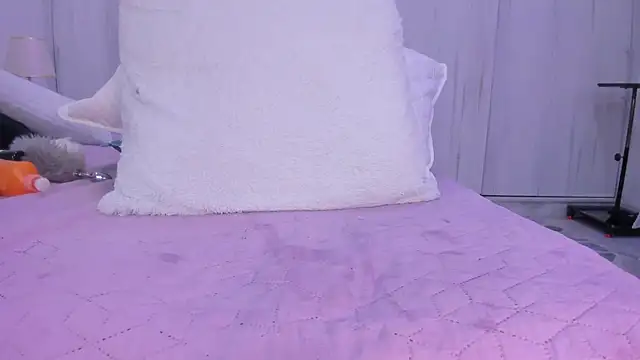 paola rodriguez online show from February 13, 2025, 10:22 pm