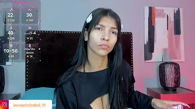 Snapshot of LauraAristizabal chatting on March 4, 2025, 1:17 pm LauraAristizabal online show from March 4, 2025, 1:17 pm