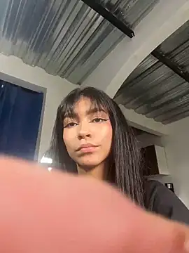 Snapshot of LauraAristizabal chatting on March 19, 2025, 1:18 pm LauraAristizabal online show from March 19, 2025, 1:18 pm