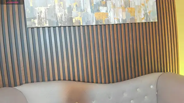 Snapshot of LauraAristizabal chatting on October 18, 2025, 12:39 pm LauraAristizabal online show from October 18, 2025, 12:39 pm