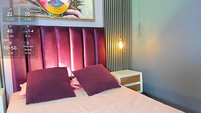 Snapshot of LauraAristizabal chatting on October 25, 2025, 12:45 pm LauraAristizabal online show from October 25, 2025, 12:45 pm