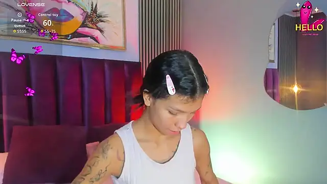 Snapshot of LauraAristizabal chatting on November 6, 2025, 11:44 am LauraAristizabal online show from November 6, 2025, 11:44 am