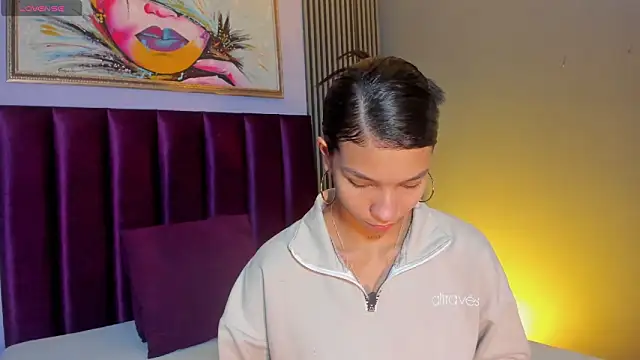 LauraAristizabal online show from March 1, 2026, 12:29 pm