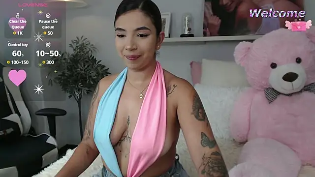 vane lopez  online show from March 18, 2025, 10:15 pm