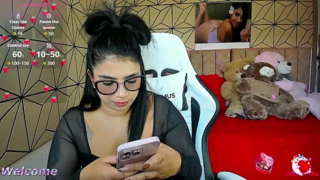 vane lopez  online show from September 23, 2025, 6:00 pm