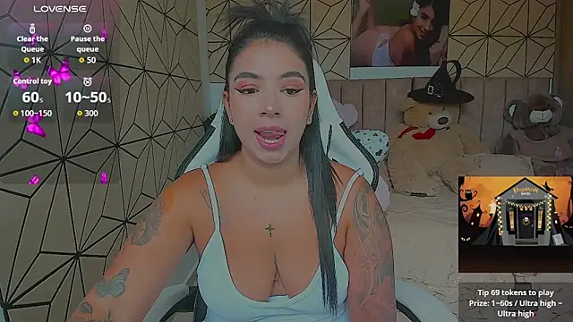 vane lopez  online show from October 18, 2025, 5:25 pm