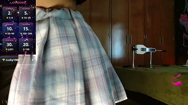 Snapshot of MINI_Petite chatting on October 16, 2025, 6:31 pm MINI Petite online show from October 16, 2025, 6:31 pm