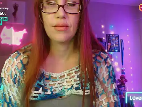 Snapshot of EmmaIsHere chatting on February 3, 2026, 4:12 pm EmmaIsHere online show from February 3, 2026, 4:12 pm