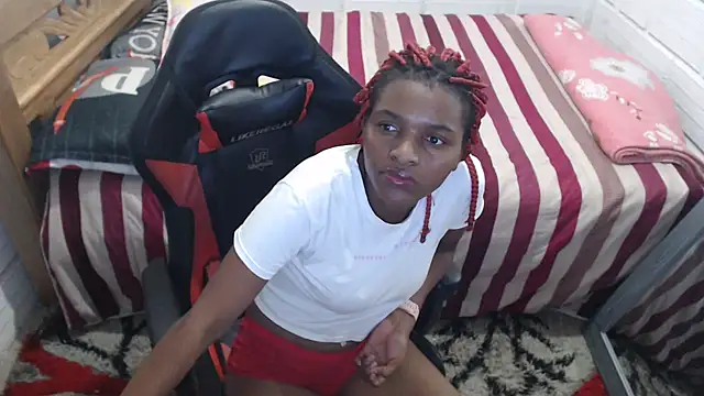 Snapshot of sexyjustin202 chatting on February 5, 2025, 2:40 am sexyjustin202 online show from February 5, 2025, 2:40 am