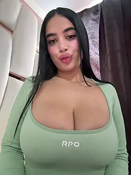 perla kem  online show from February 5, 2026, 4:44 pm