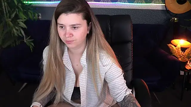 AmellyMilly online show from November 23, 2025, 8:08 pm