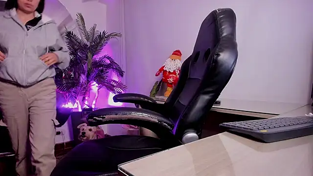 Meghan320 online show from November 20, 2025, 11:32 am