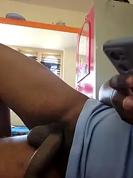 Snapshot of Mallupaiyanaachu chatting on January 1, 2025, 6:15 am Mallupaiyanaachu online show from January 1, 2025, 6:15 am