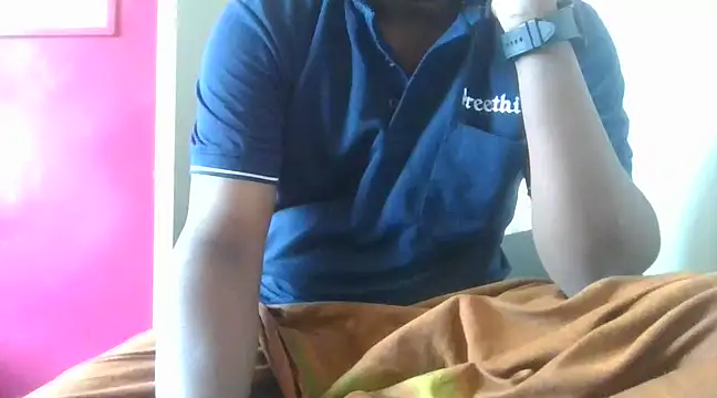 Snapshot of Mallupaiyanaachu chatting on March 7, 2025, 9:40 am Mallupaiyanaachu online show from March 7, 2025, 9:40 am