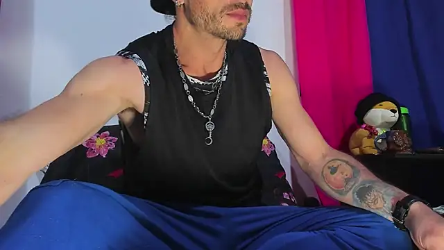 Snapshot of damn_fox chatting on October 25, 2025, 2:41 am damn fox online show from October 25, 2025, 2:41 am