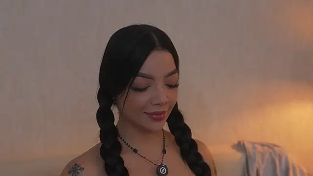 sarah hiill online show from April 2, 2026, 12:14 pm