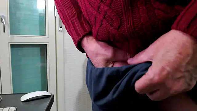 Snapshot of Unicum900 chatting on December 18, 2024, 10:35 pm Unicum900 online show from December 18, 2024, 10:35 pm