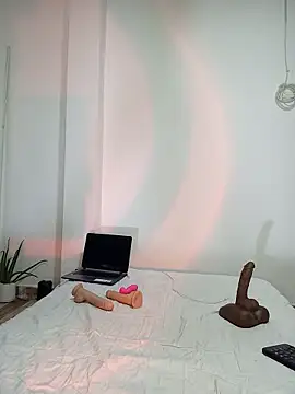 Snapshot of MiahWindsor chatting on September 27, 2025, 1:43 am MiahWindsor online show from September 27, 2025, 1:43 am