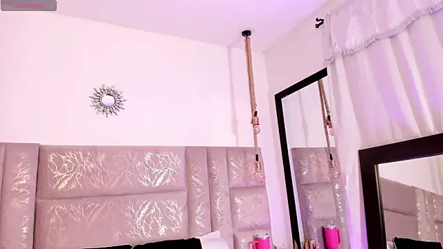 CeliWoods online show from April 17, 2026, 11:24 am