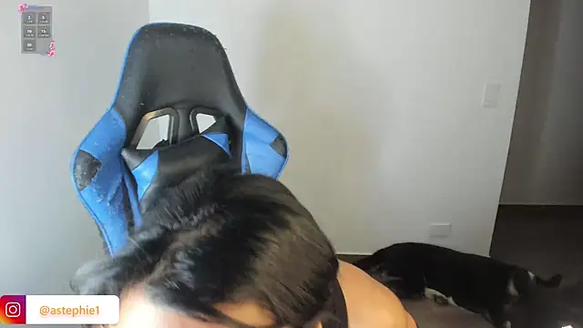 Miss Nicole online show from October 1, 2025, 1:22 am